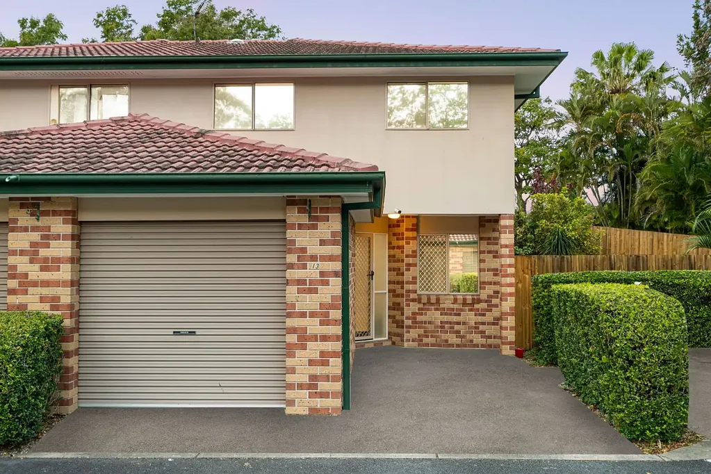 Nerang 3غرفة نوم Modern, Low-Maintenance Living in the Heart of Nerang