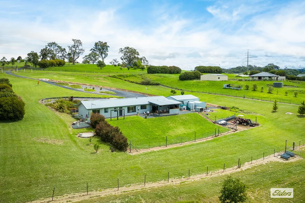Bega 4chambre Spacious Family Home on 1.4Ha ? The Perfect Country Retreat!