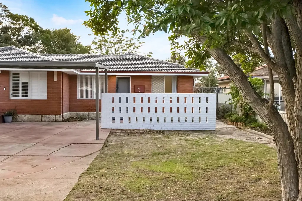 Morley 2房  Fully Renovated 2x1 Duplex with Big Backyard & Bonus Second Shower and Toilet!