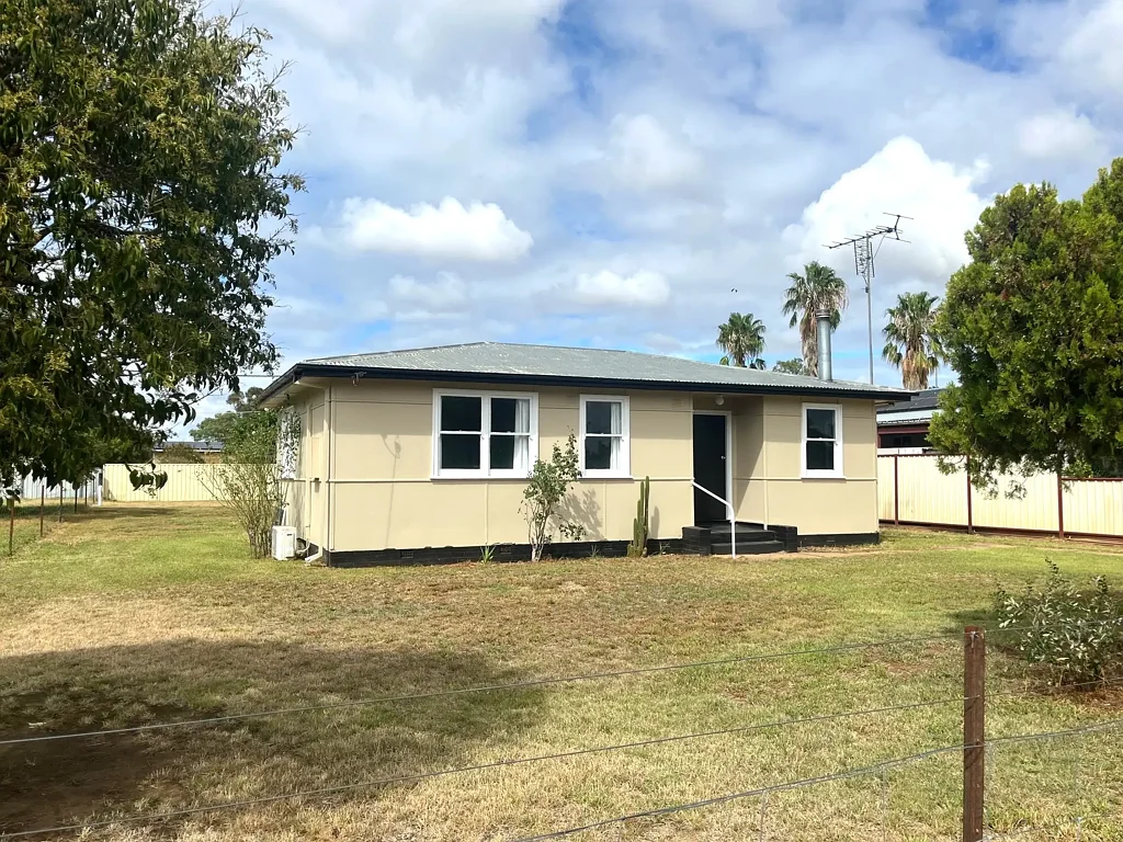8 Queen St, Baradine, NSW 2396