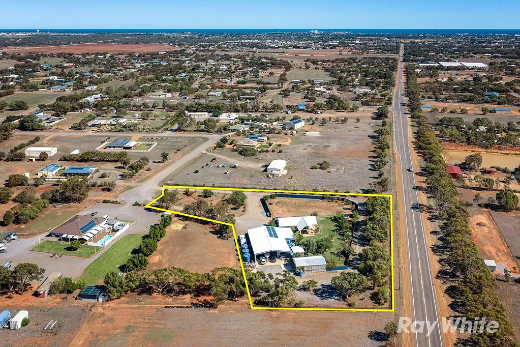 Deepdale 4房  Expansive Lifestyle Estate with Dual Living, Shed Accommodation & Premium Infrastructure