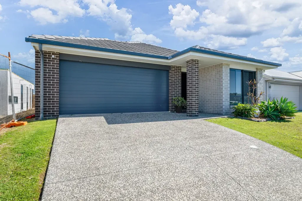Burpengary 4 Slaapkamer Modern Comfort Meets Everyday Convenience