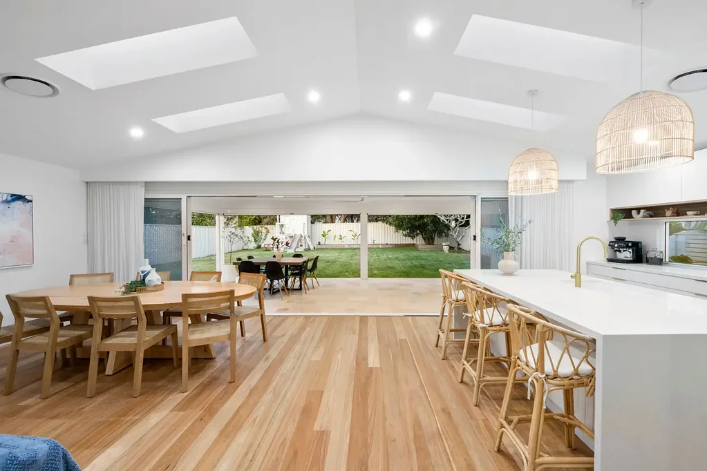 Bateau Bay 4房  Absolutely Stunning Coastal Sanctuary – Single Level Perfection in Premier Bateau Bay Pocket