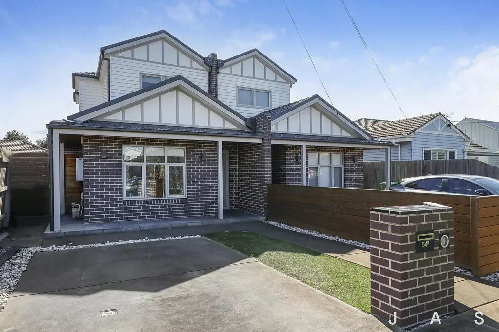 Large-Scale Living in a Convenient Maidstone Setting