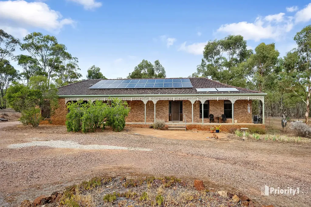 Llanelly 3房  COUNTRY LIFESTYLE ON APPROX. 20 ACRES