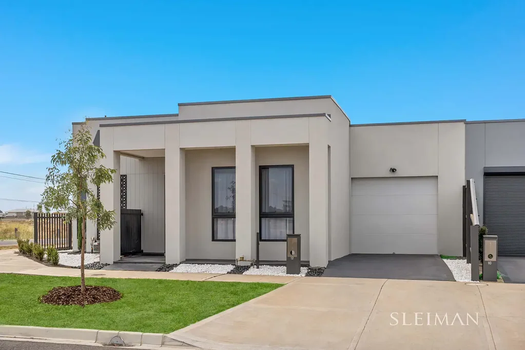 Deanside 3 Bedroom Stunning Modern Contemporary Home