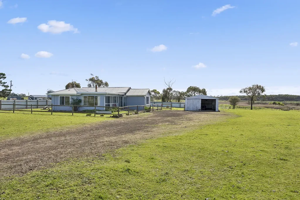 Derrinallum Peaceful Rural Living with Space & Views