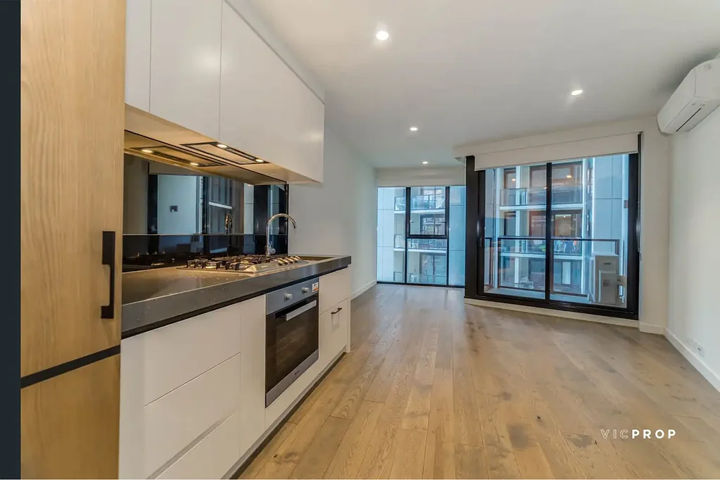 TWO-BEDROOM APARTMENT | STYLISH SOUTH YARRA LIVING