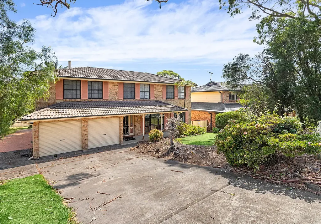Spacious Family Home with Pool in Kiama Downs