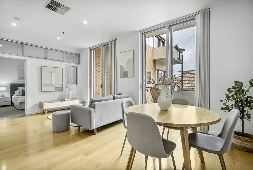 Modern Apartment In Amazing Location!