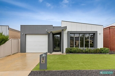 Golden Square 2房  Immaculate, Contemporary Living – Simply Move In and Enjoy!