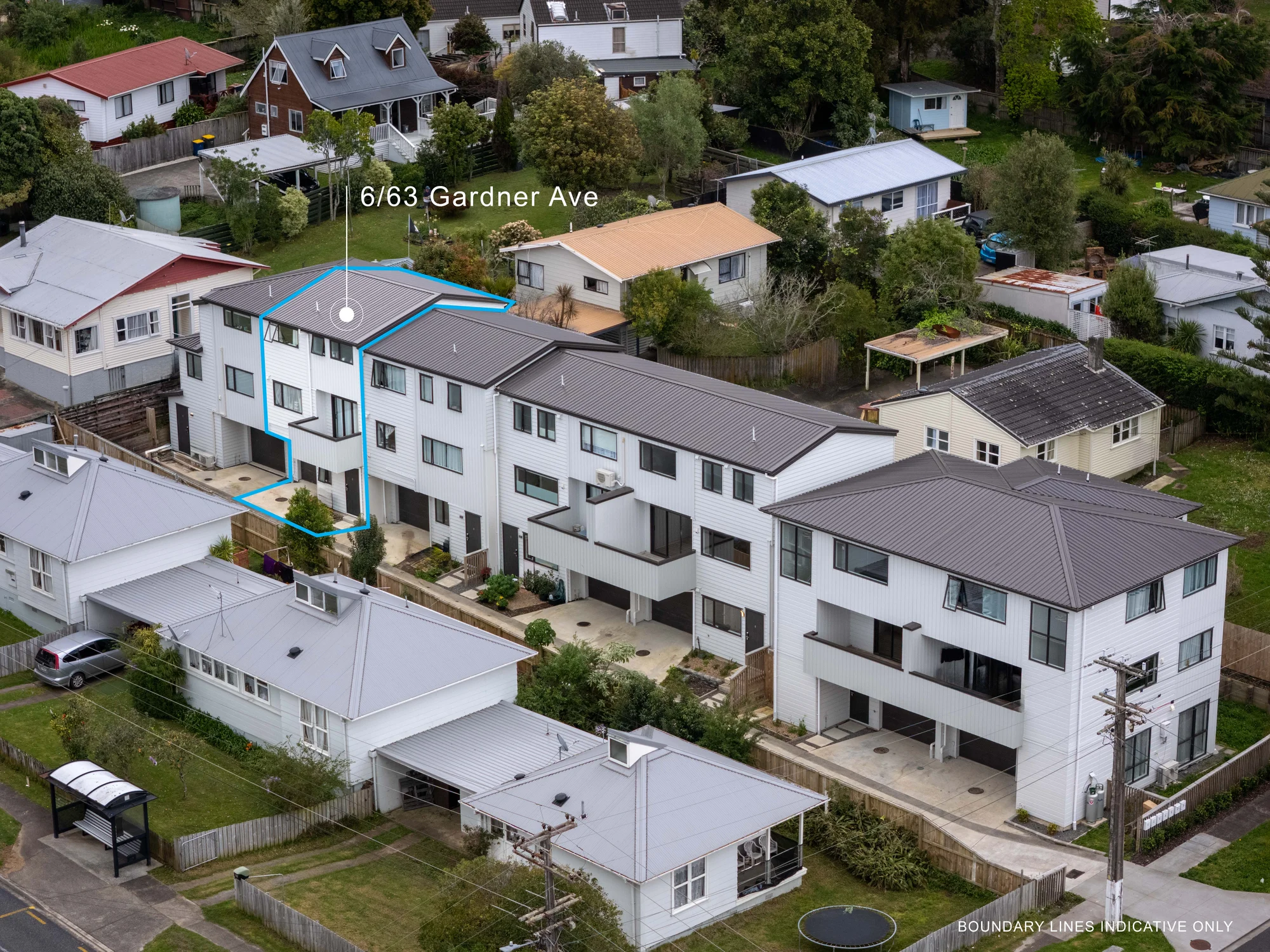 New Lynn 4બેડરૂમ Family Home with Garage