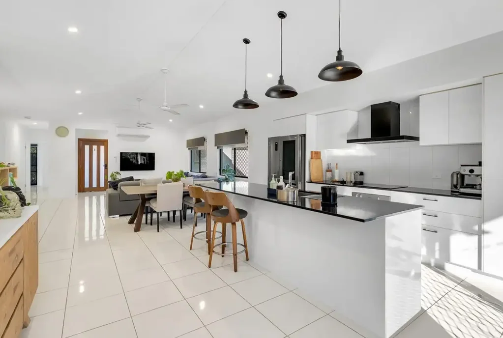 SPACIOUS FAMILY HOME IN SOUGHT AFTER BENTLEY PARK!