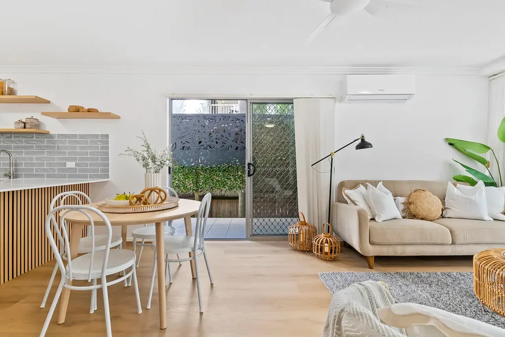 1/8-12 Proud Street, Labrador, QLD 4215