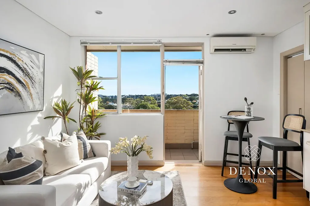 Gladesville 1कमरा Sun-Drenched Top Floor One Bedroom With Sweeping 180 Degree District Views, On A Quiet Tree-Lined Street In The Heart Of Gladesville!