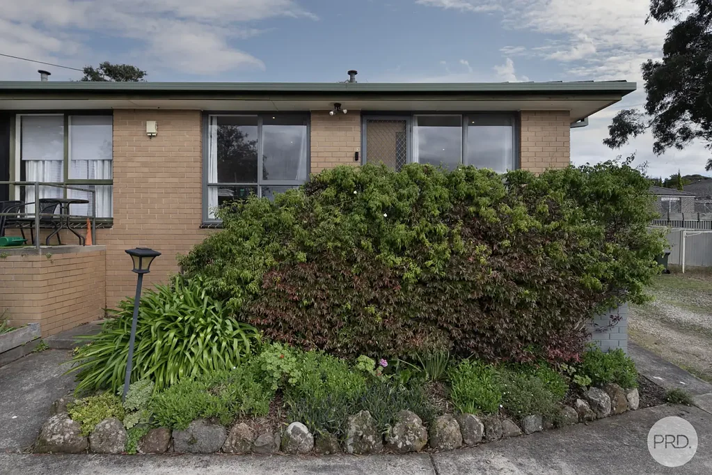 Mount Clear 1Habitaciones Light-filled and Low Maintenance in Leafy Mount Clear