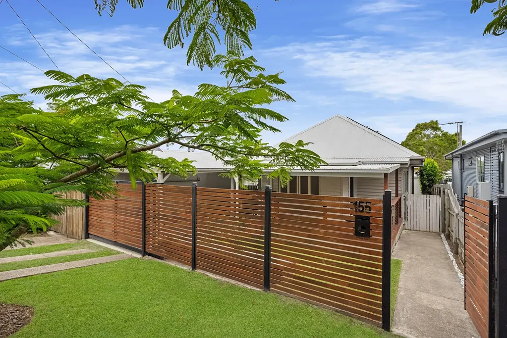Redcliffe 4房 地理位置优越的家庭住宅！ Family home in perfect location!