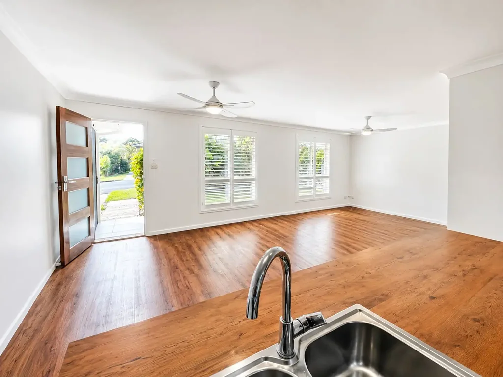 Relaxed Coastal Living Close to the Beach