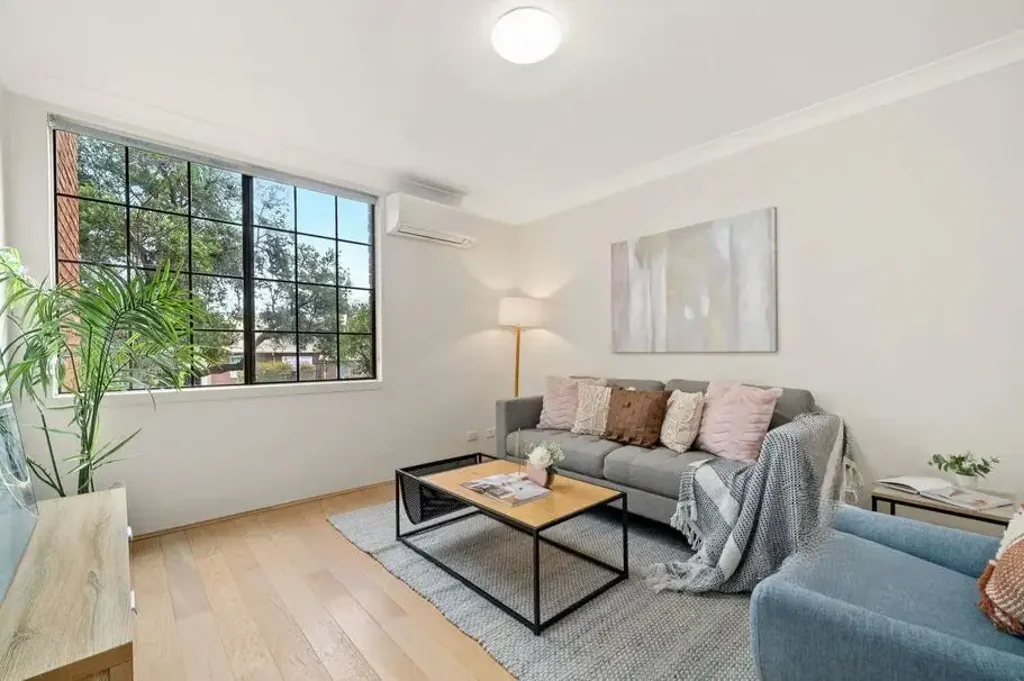 Apartment in Prime Top Ryde Location