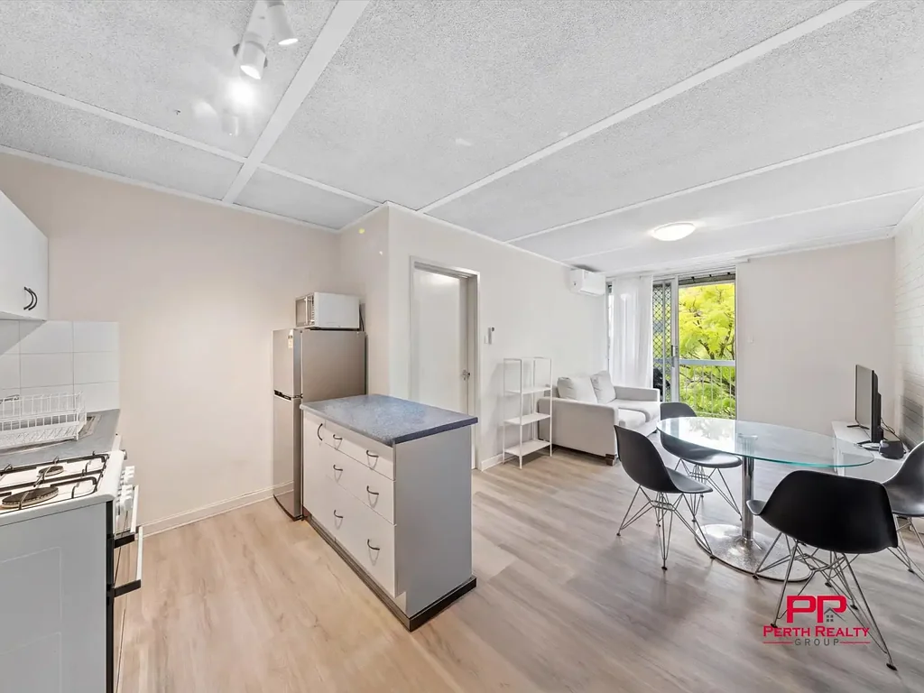 Maylands 1chambre MOVE IN READY LEAFY OUTLOOK APARTMENT CLOSE TO EVERYTHING!