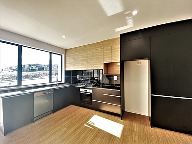MODERN - LUXURY THREE BEDROOM