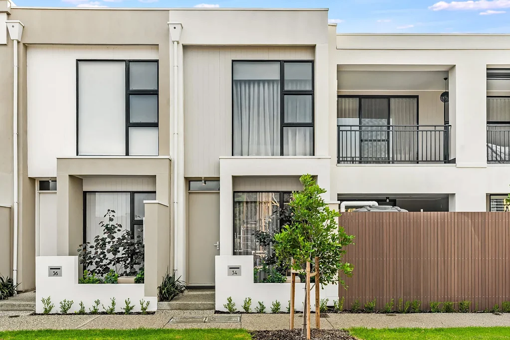 West Lakes 2 Bedroom Modern Low-Maintenance Living with Shops at Your Fingertips