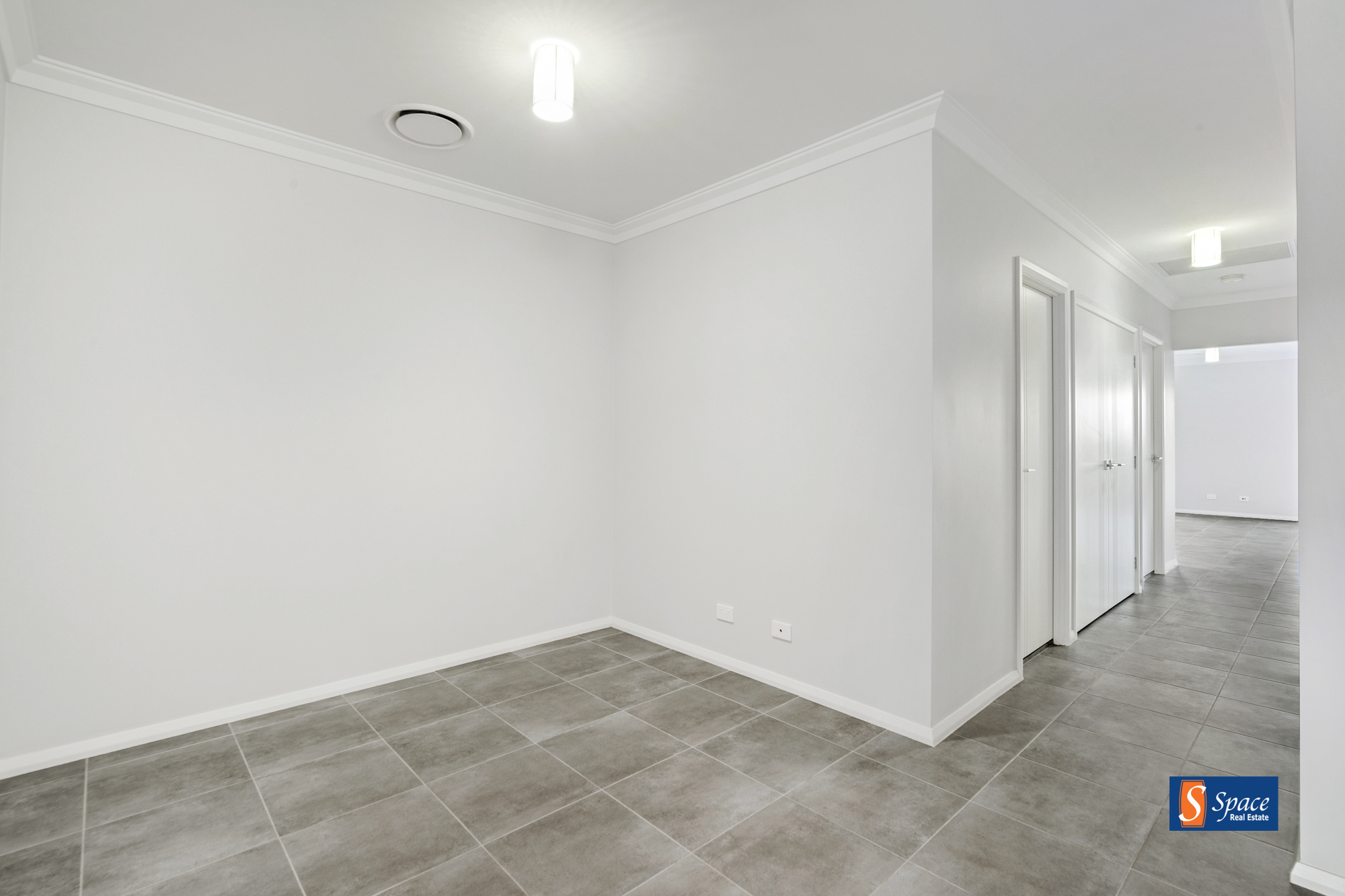 85B LILLYWHITE CCT, ORAN PARK NSW 2570, 0房, 0浴, House