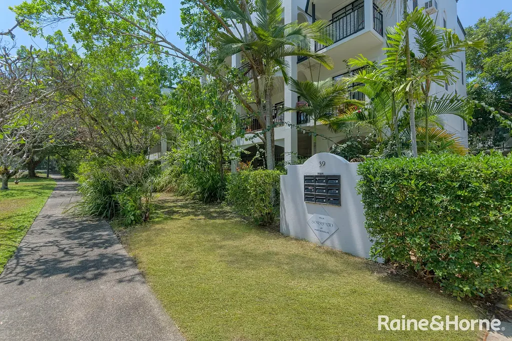 2 BEDROOM : 2 BATHROOM : FULLY FURNISHED : CLOSE TO TOWN & BEACH