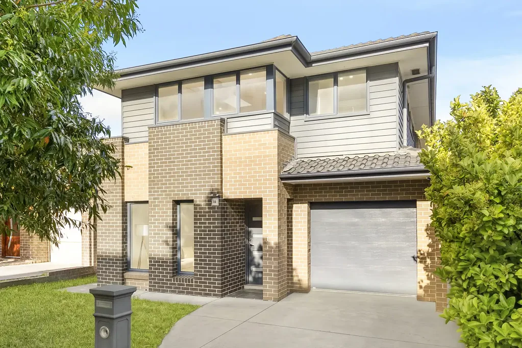 Schofields 5कमरा Immaculately Designed, Picture Perfect Family Home, walking distance to Schofields Train Station, Shops & Galungara Public School!