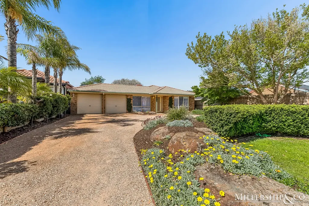 South Morang 5कमरा Family Living on 826sqm’s in a Court Location.