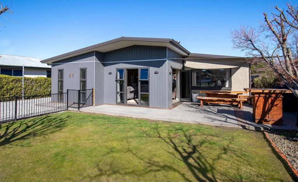 Alexandra 4 Bedroom RENOVATED AND SPACIOUS 4 BEDROOM HOME