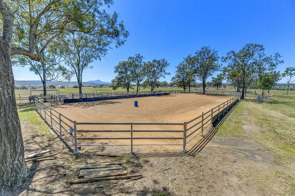 Milora A Horse Enthusiast Acreage Property with Scenic Rim Views