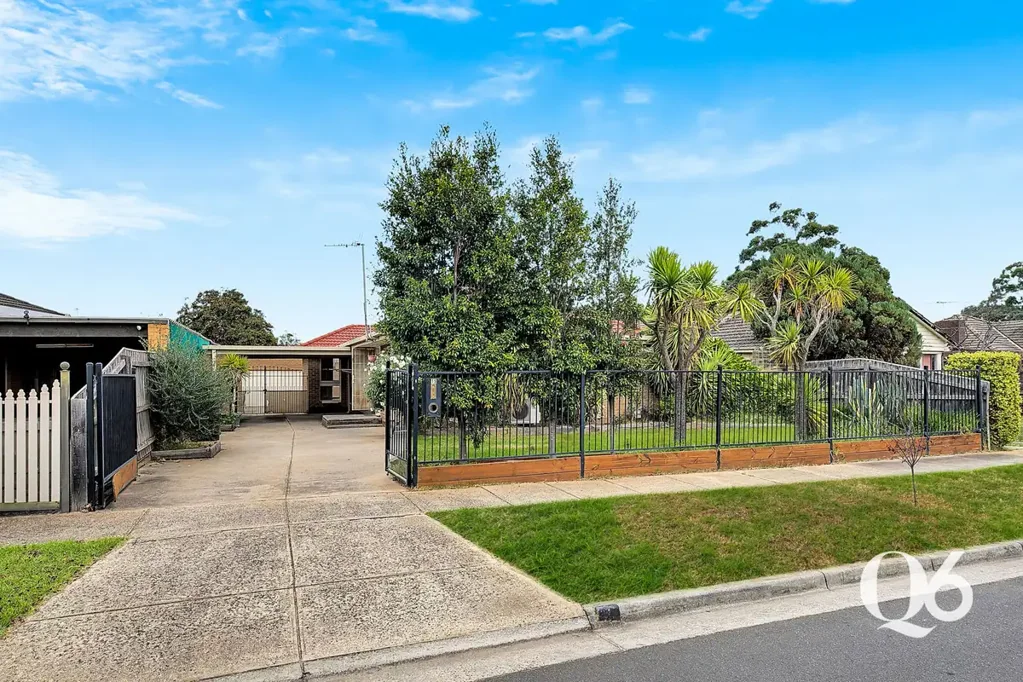 PERFECT FAMILY HOME IN THE HEART OF MELTON!