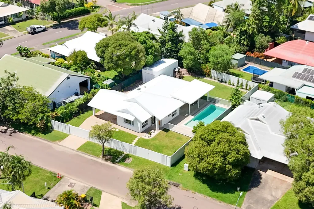 Durack 3chambre Renovated Retreat with Pool, Space & Lifestyle Appeal