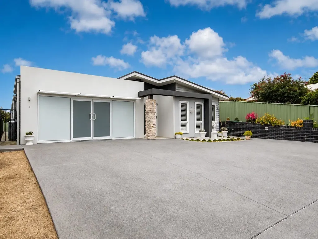 Batemans Bay 4બેડરૂમ Stunning Home - Family, Business or Both