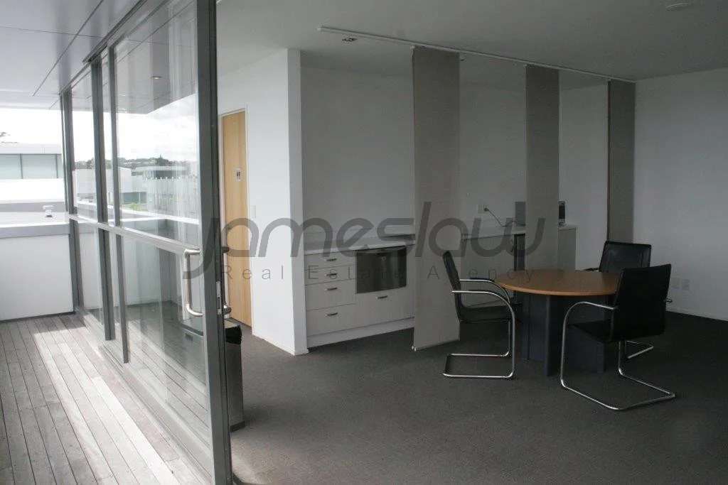 Albany 77sqm Office -  ON TOP OF THE WORLD