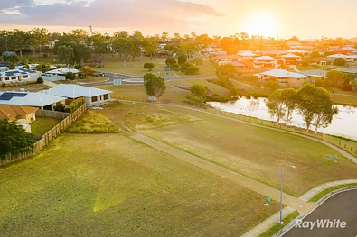 Calliope PRIVATE POSITION, PEACEFUL OUTLOOK & READY FOR YOUR DREAM HOME!