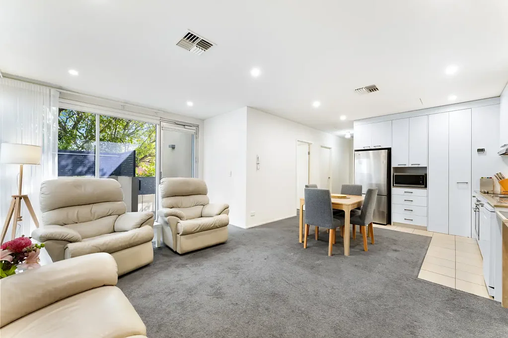 Three Bedroom Apartment in Prestigious Location