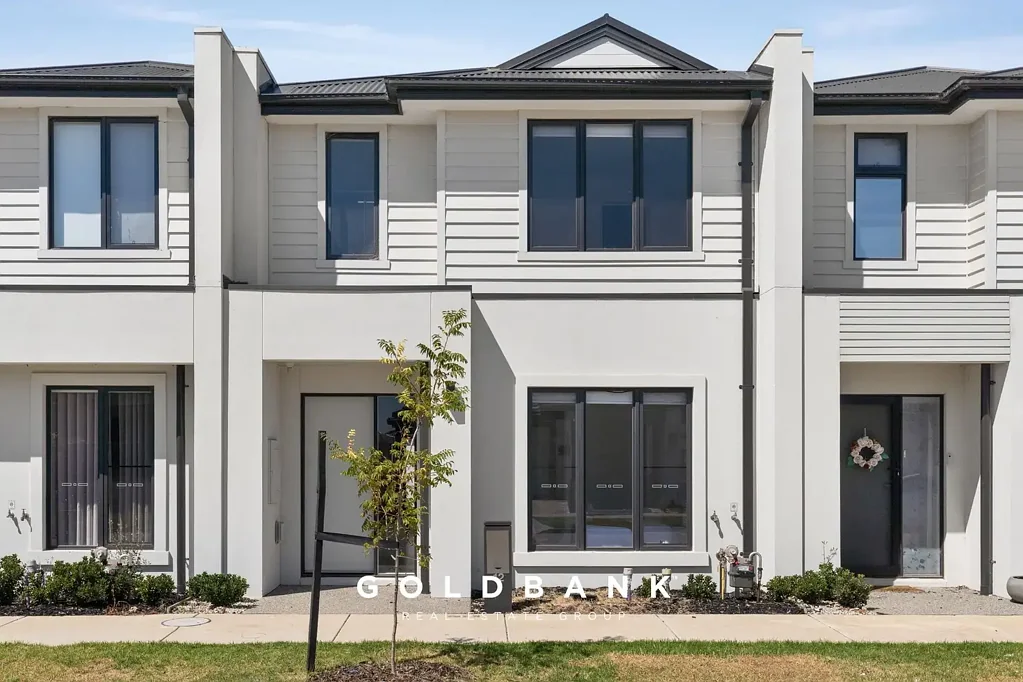 12 Boysenberry Close, Clyde North, VIC 3978