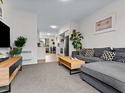 Northcote 2部屋 VENDOR HAS OUTGROWN THE HOME AND DEMANDS A SALE!