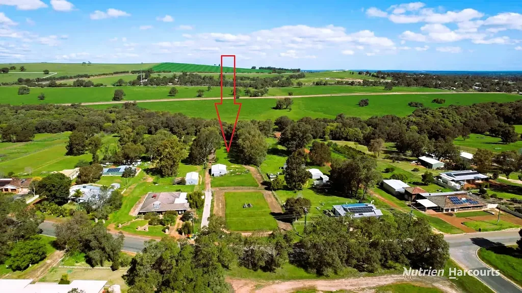 Gingin 2.43acres on the Brook!