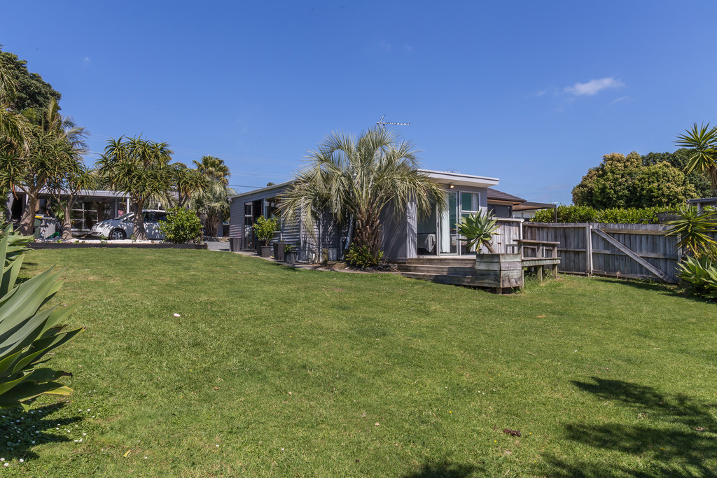 1014 Whangaparaoa Road, Tindalls Beach, Auckland - Rodney, 3 rūma, 1 rūma horoi