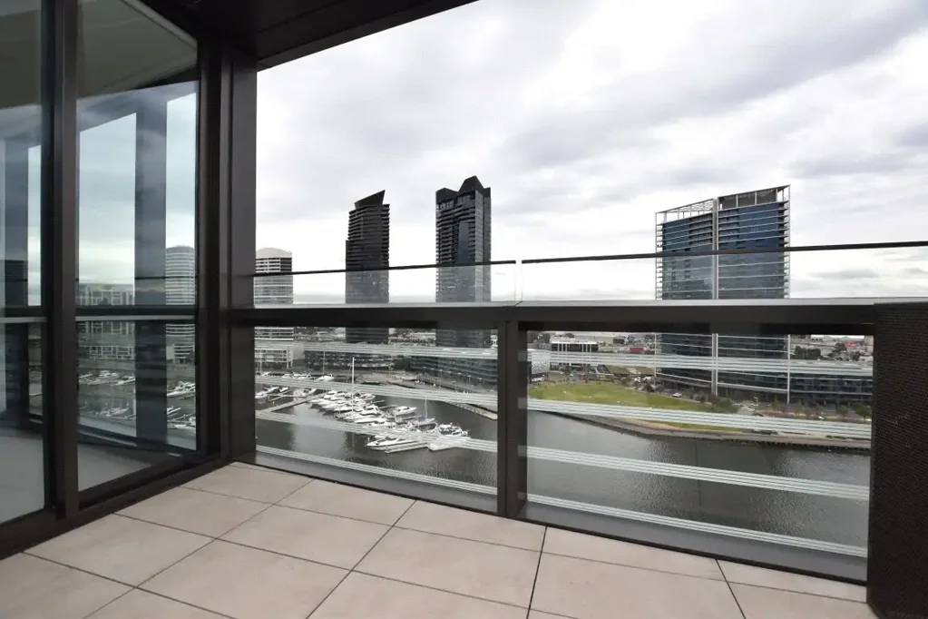 Two Bedroom Apartment in Docklands
