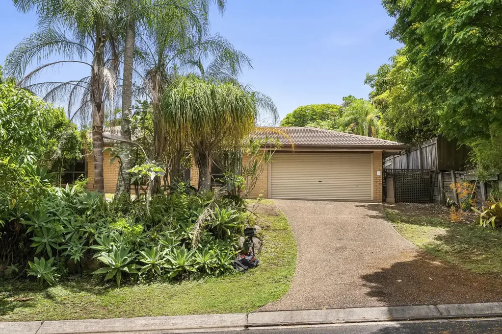8 Toddington Street, Chapel Hill, QLD 4069