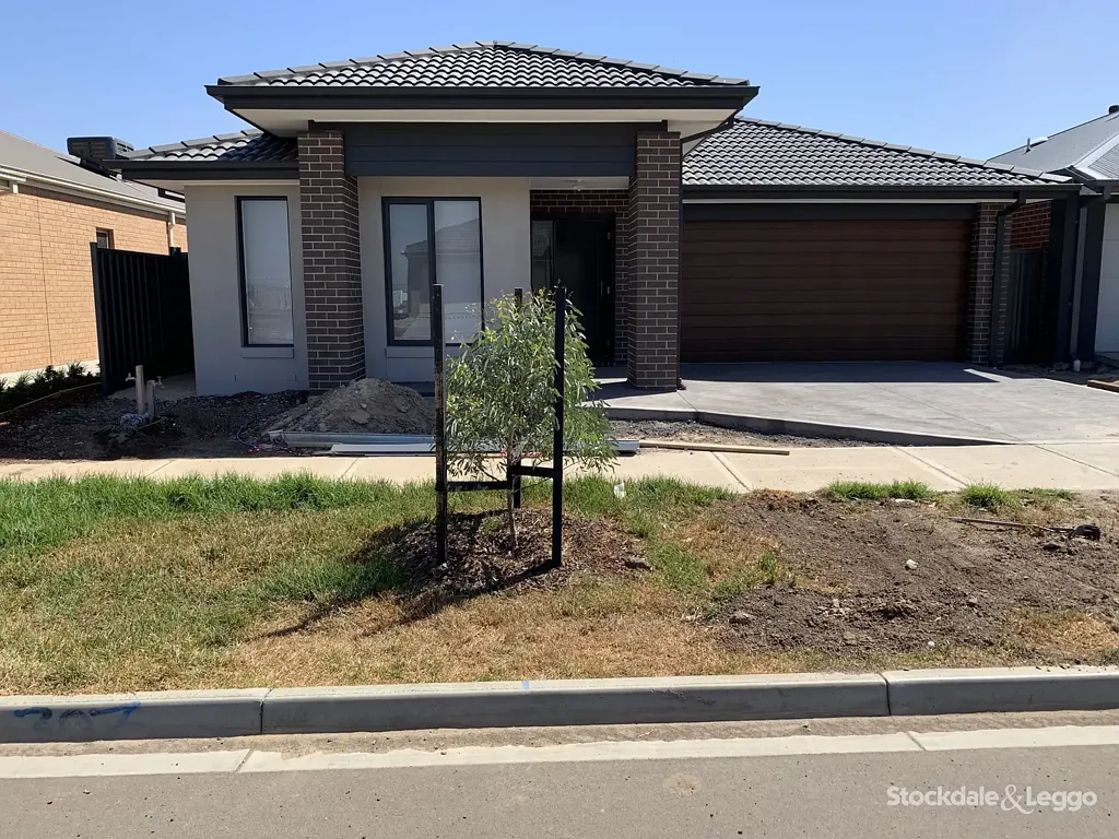 3 BEDROOM  FAMILY HOME FOR RENT IN WERRIBEE !!
