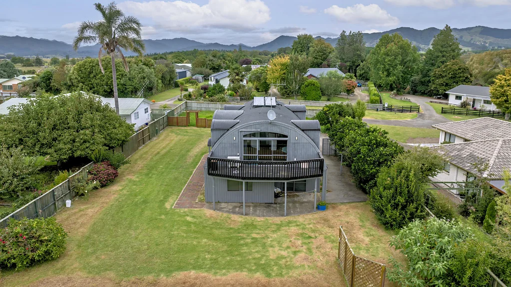 Opotiki and Surrounds 4 Slaapkamer Supersized Family Living
