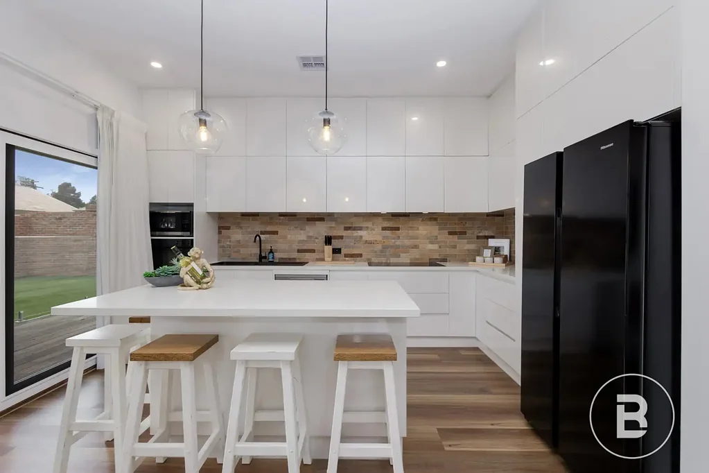 Bendigo 3ห้องนอน BEAUTIFULLY RENOVATED PERIOD HOME IN SOUGHT AFTER LOCATION