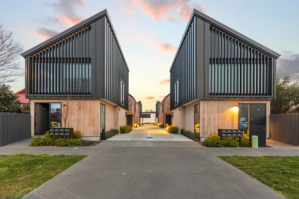 Saint Albans 2 Bedroom Contemporary Living, Coveted Location