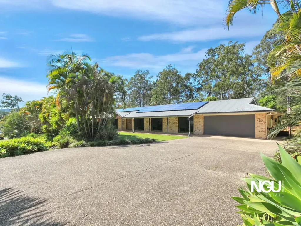 Karalee 4ਬੈੱਡਰੂਮ FEATURE PACKED EXECUTIVE ACREAGE FAMILY HOME WITH POOL, SHEDS & SO MUCH MORE!