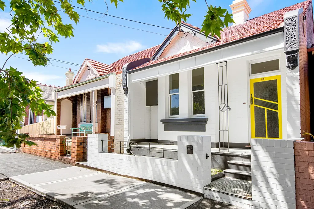 Charming home ideal location